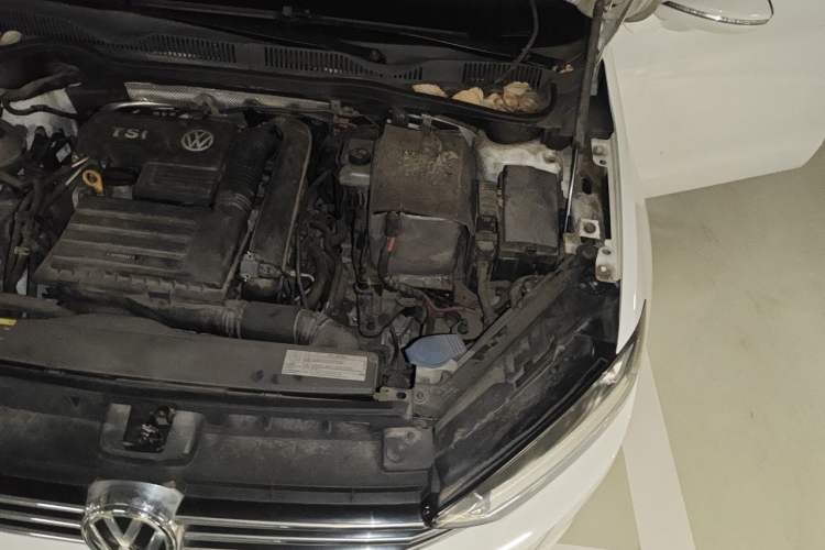 Used Volkswagen Golf Sportsvan 2016 230TSI Automatic Luxury Version Engine Bay Left