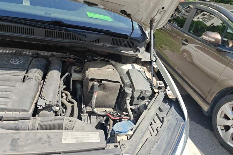 Used Volkswagen Golf Sportsvan 2016 280TSI Automatic Luxury Model Engine Bay Left