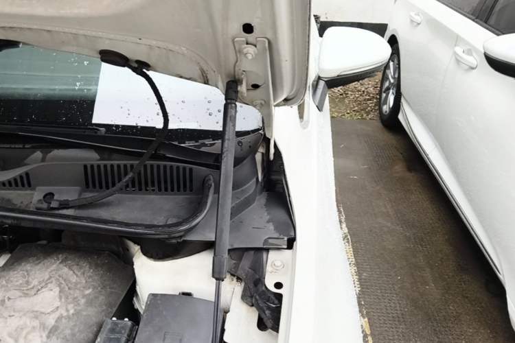 Used Volkswagen Golf Sportsvan 2016 230TSI Automatic Trend Edition Engine Bay Left