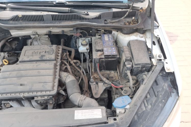 Used Volkswagen Golf Sportsvan 2016 1.6L Automatic Comfort Model Engine Bay Left
