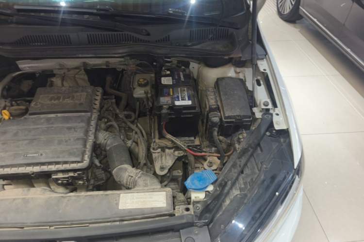 Used Volkswagen Golf Sportsvan 2016 1.6L Automatic Comfort Model Engine Bay Left