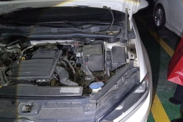 Used Volkswagen Golf Sportsvan 2016 1.6L Automatic Comfort Model Engine Bay Left