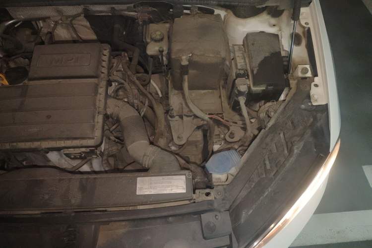 Used Volkswagen Golf Sportsvan 2016 1.6L Automatic Comfort Model Engine Bay Left
