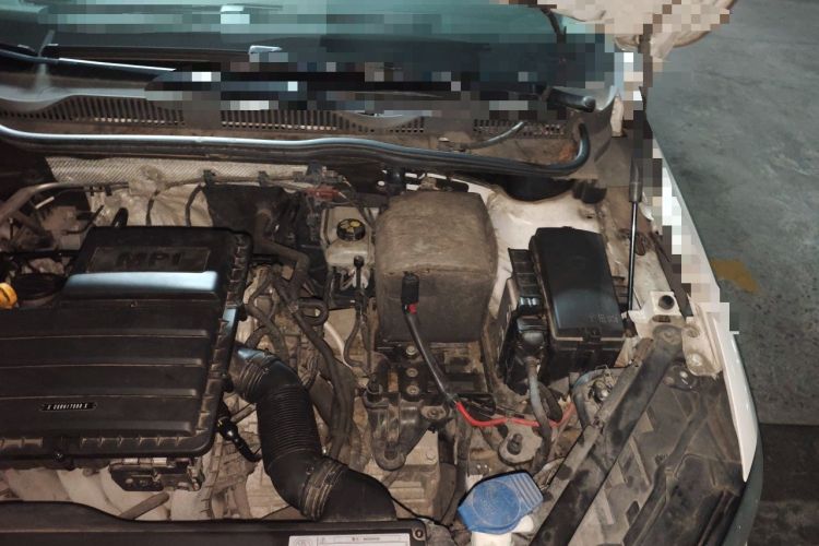 Used Volkswagen Golf Sportsvan 2016 1.6L Automatic Comfort Model Engine Bay Left