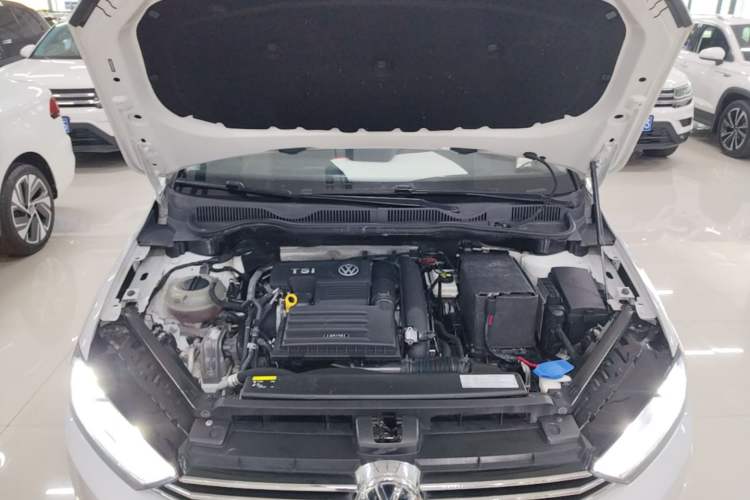 Used Volkswagen Golf Sportsvan 2016 230TSI Automatic Trend Edition Engine Bay