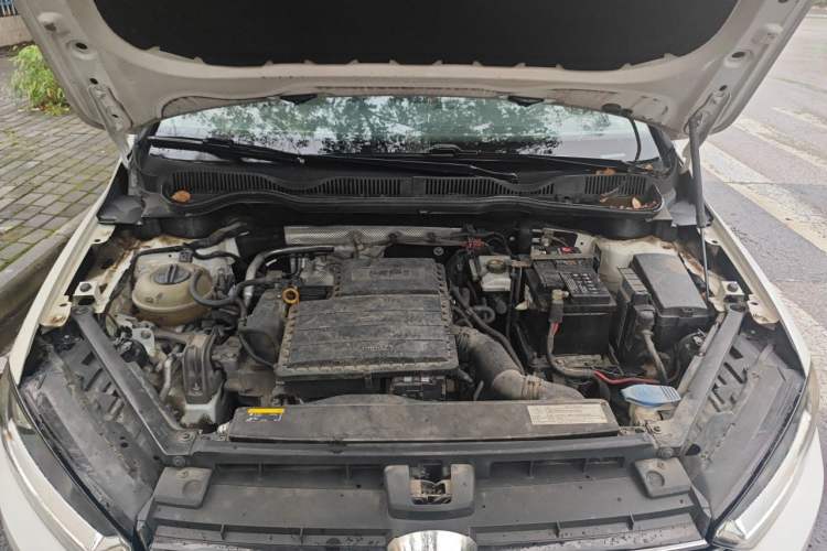Used Volkswagen Golf Sportsvan 2016 1.6L Automatic Comfort Model Engine Bay