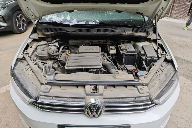 Used Volkswagen Golf Sportsvan 2016 1.6L Automatic Comfort Model Engine Bay