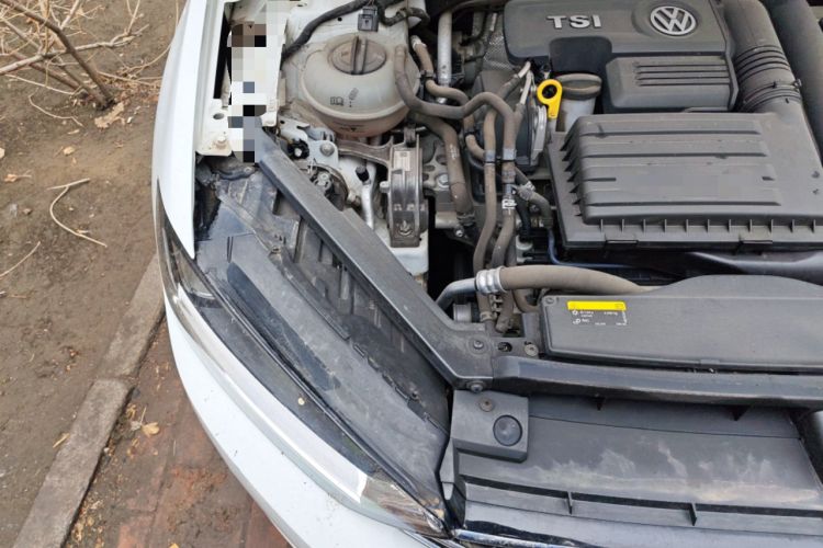 Used Volkswagen Golf Sportsvan 2016 230TSI Automatic Trend Edition Engine Bay Right