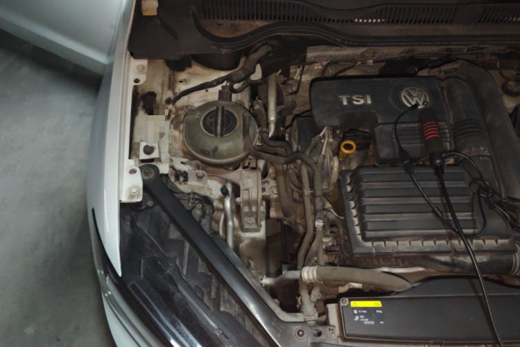 Used Volkswagen Golf Sportsvan 2016 230TSI Automatic Trend Edition Engine Bay Right