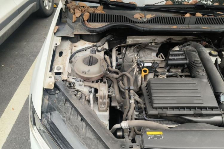 Used Volkswagen Golf Sportsvan 2016 230TSI Automatic Luxury Version Engine Bay Right
