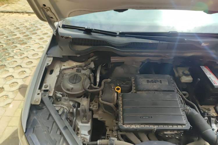 Used Volkswagen Golf Sportsvan 2016 1.6L Automatic Comfort Model Engine Bay Right