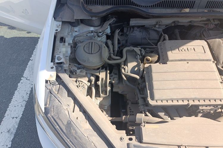 Used Volkswagen Golf Sportsvan 2016 1.6L Automatic Comfort Model Engine Bay Right