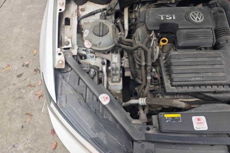 Used Volkswagen Golf Sportsvan 2016 230TSI Automatic Trend Edition Engine Bay Right