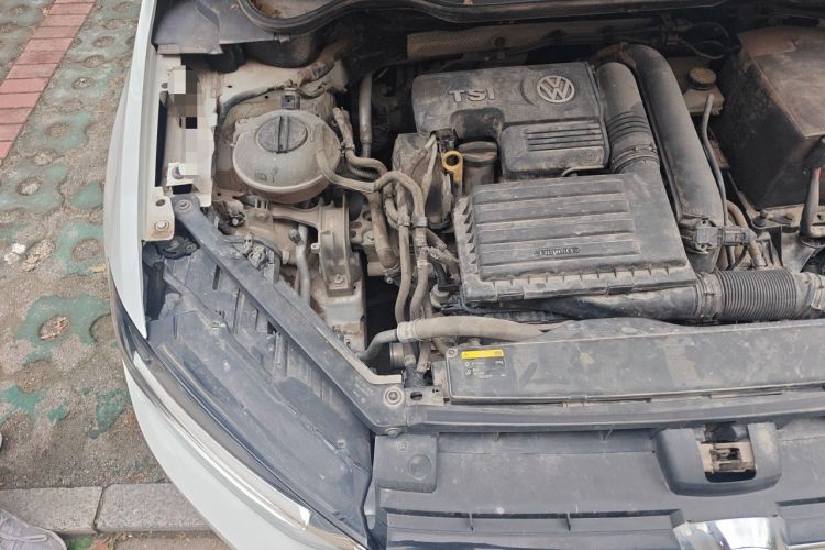 Used Volkswagen Golf Sportsvan 2016 230TSI Automatic Trend Edition Engine Bay Right