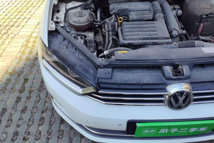 Used Volkswagen Golf Sportsvan 2016 230TSI Automatic Trend Edition Engine Bay Right