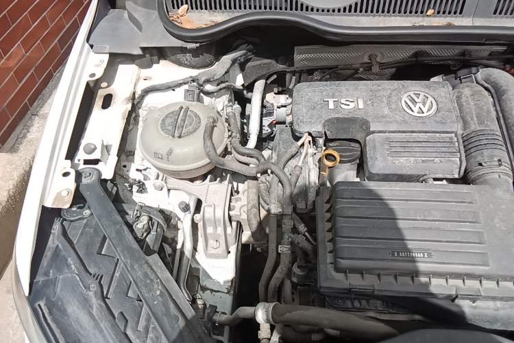 Used Volkswagen Golf Sportsvan 2016 230TSI Automatic Trend Edition Engine Bay Right