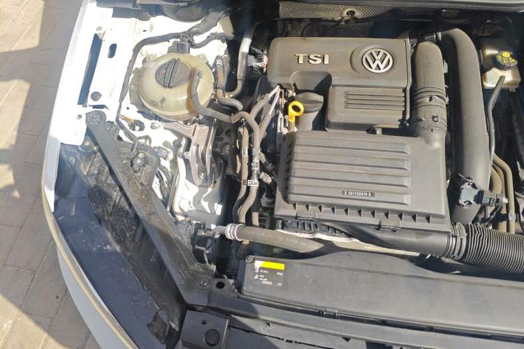 Used Volkswagen Golf Sportsvan 2016 230TSI Automatic Trend Edition Engine Bay Right