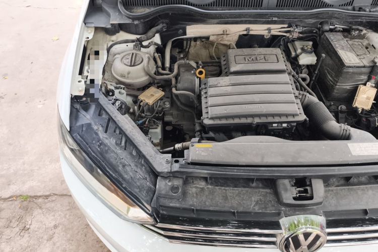 Used Volkswagen Golf Sportsvan 2016 1.6L Automatic Comfort Model Engine Bay Right