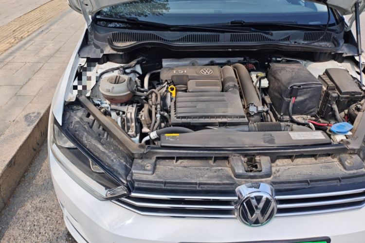 Used Volkswagen Golf Sportsvan 2016 230TSI Automatic Trend Edition Engine Bay Right