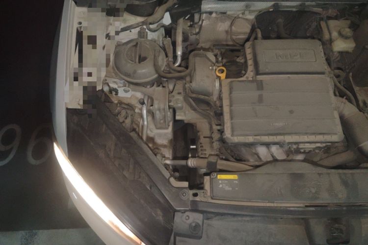 Used Volkswagen Golf Sportsvan 2016 1.6L Automatic Comfort Model Engine Bay Right