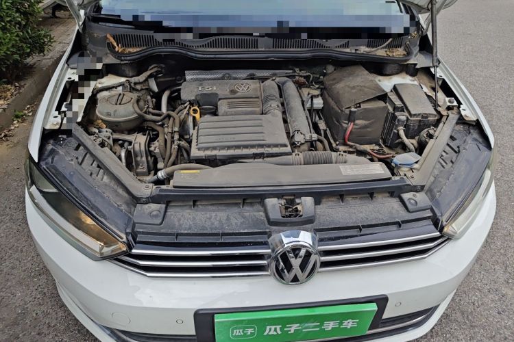 Used Volkswagen Golf Sportsvan 2016 230TSI Automatic Trend Edition Engine Bay