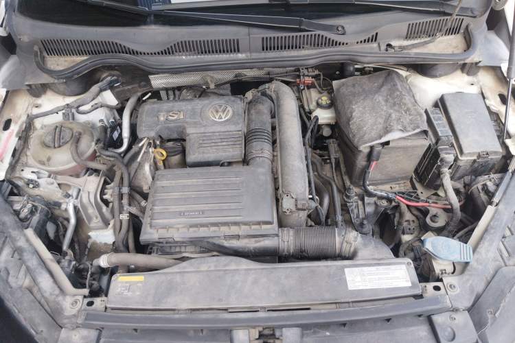 Used Volkswagen Golf Sportsvan 2016 230TSI Automatic Trend Edition Engine Bay
