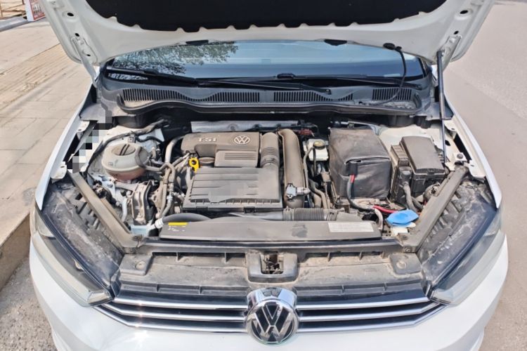 Used Volkswagen Golf Sportsvan 2016 230TSI Automatic Trend Edition Engine Bay