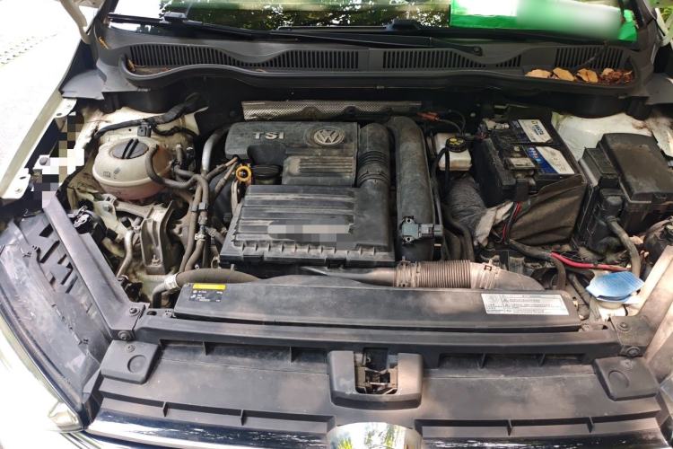 Used Volkswagen Golf Sportsvan 2016 230TSI Automatic Trend Edition Engine Bay