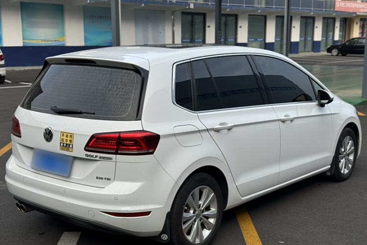 Used Volkswagen Golf Sportsvan 2016 230TSI Manual Entry-Level Trim Exterior 2