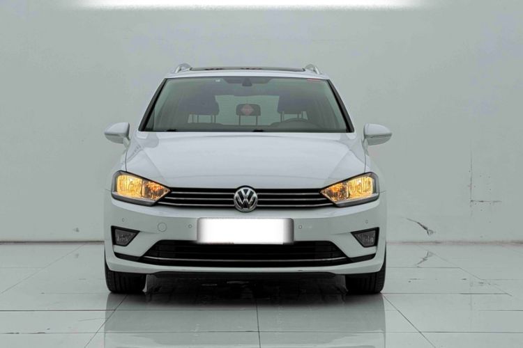 Used Volkswagen Golf Sportsvan 2016 230TSI Automatic Luxury Version Exterior 3