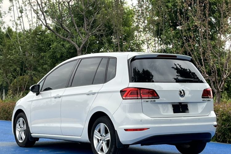 Used Volkswagen Golf Sportsvan 2016 1.6L Manual Comfort Model Exterior 5