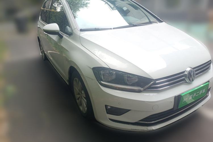 Used Volkswagen Golf Sportsvan 2016 230TSI Automatic Trend Edition Front Right 45 Deg