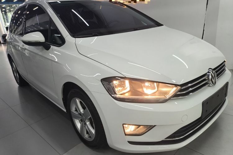 Used Volkswagen Golf Sportsvan 2016 1.6L Automatic Comfort Model Front Right 45 Deg