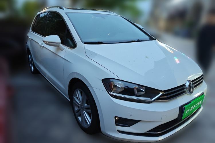Used Volkswagen Golf Sportsvan 2016 280TSI Automatic Luxury Model Front Right 45 Deg
