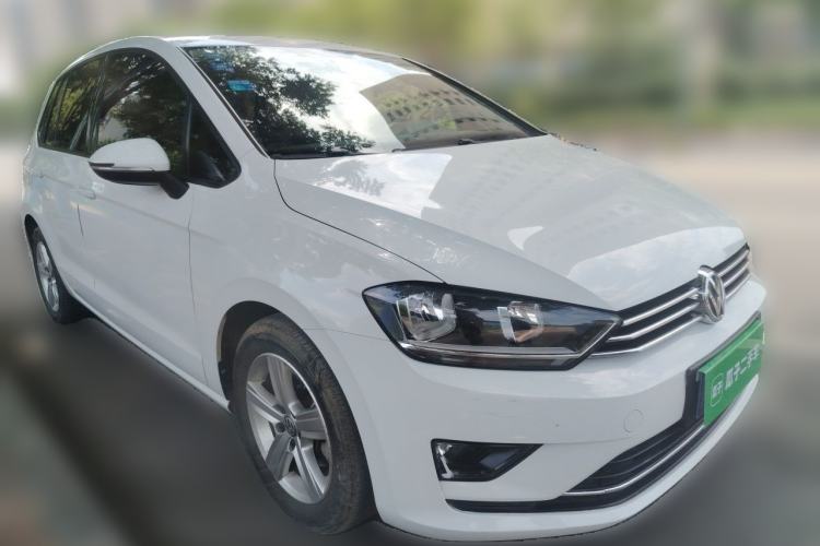 Used Volkswagen Golf Sportsvan 2016 1.6L Automatic Comfort Model Front Right 45 Deg