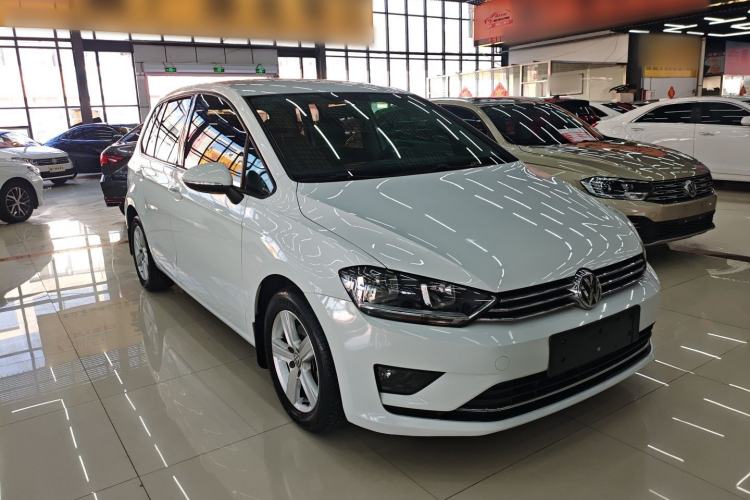 Used Volkswagen Golf Sportsvan 2016 1.6L Automatic Comfort Model Front Right 45 Deg