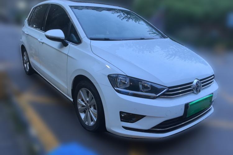 Used Volkswagen Golf Sportsvan 2016 230TSI Automatic Trend Edition Front Right 45 Deg