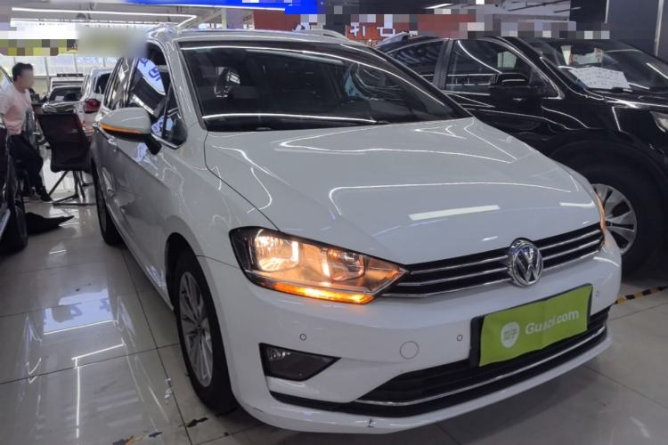 Used Volkswagen Golf Sportsvan 2016 230TSI Automatic Trend Edition Front Right 45 Deg