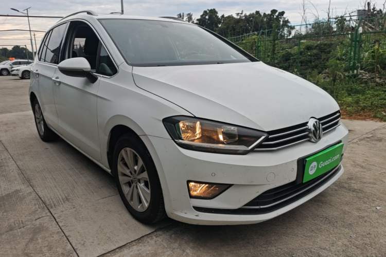 Used Volkswagen Golf Sportsvan 2016 230TSI Automatic Trend Edition Front Right 45 Deg