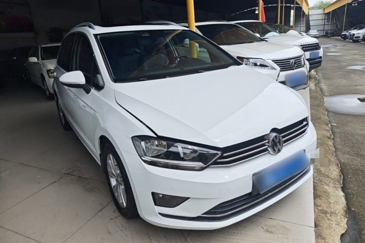 Used Volkswagen Golf Sportsvan 2016 230TSI Automatic Trend Edition Front Right 45 Deg