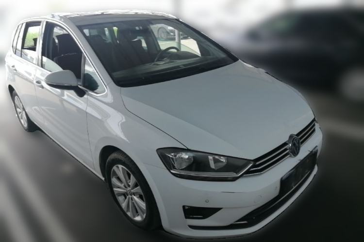 Used Volkswagen Golf Sportsvan 2016 230TSI Automatic Trend Edition Front Right 45 Deg