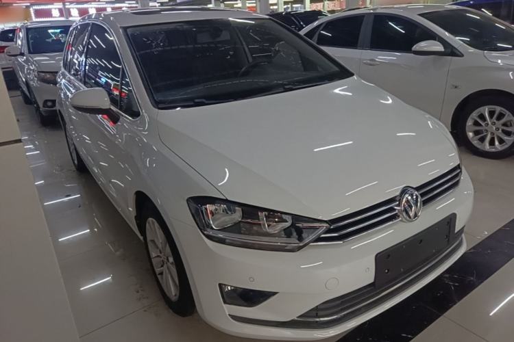 Used Volkswagen Golf Sportsvan 2016 230TSI Automatic Trend Edition Front Right 45 Deg