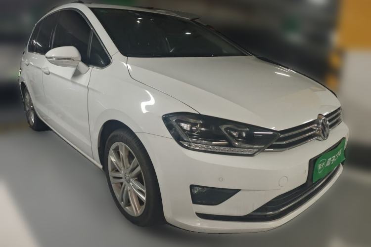 Used Volkswagen Golf Sportsvan 2016 280TSI Automatic Luxury Model Front Right 45 Deg