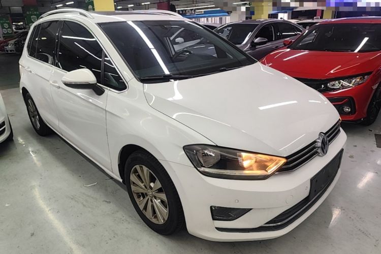 Used Volkswagen Golf Sportsvan 2016 180TSI Automatic Trend Model Front Right 45 Deg