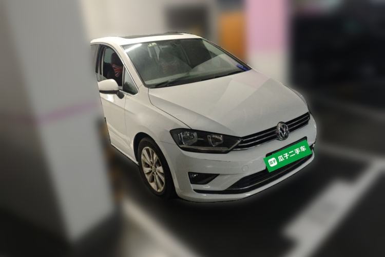 Used Volkswagen Golf Sportsvan 2016 230TSI Manual Entry-Level Trim Front Right 45 Deg
