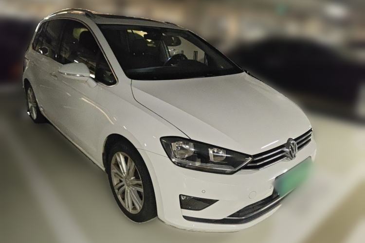 Used Volkswagen Golf Sportsvan 2016 230TSI Automatic Luxury Version Front Right 45 Deg