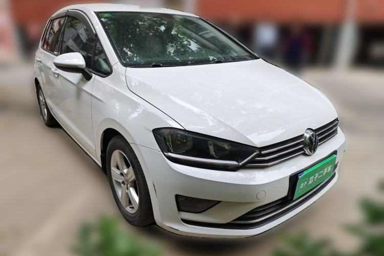 Used Volkswagen Golf Sportsvan 2016 1.6L Automatic Comfort Model Front Right 45 Deg