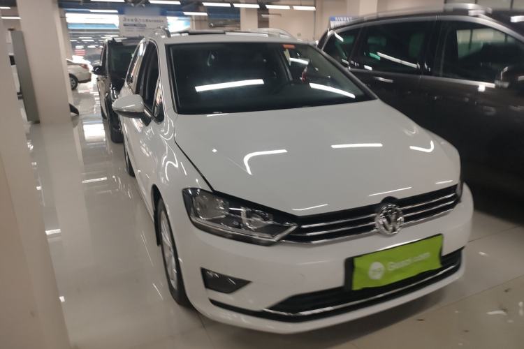 Used Volkswagen Golf Sportsvan 2016 230TSI Automatic Trend Edition Front Right 45 Deg