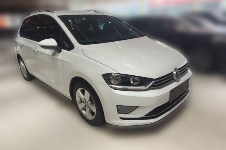 Used Volkswagen Golf Sportsvan 2016 1.6L Automatic Comfort Model Front Right 45 Deg