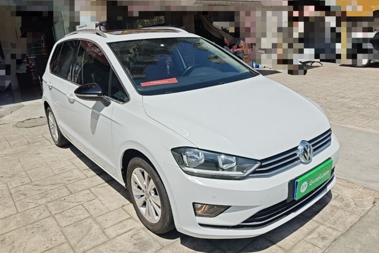 Used Volkswagen Golf Sportsvan 2016 230TSI Automatic Trend Edition Front Right 45 Deg